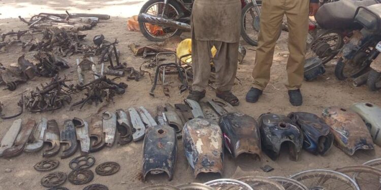 ملیر کینٹ پولیس کی کارروائی، چوری شدہ موٹرسائیکلوں کے اسپئیر پارٹس کی خرید و فروخت میں ملوث ملزم گرفتار