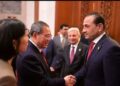 فیلڈ مارشل سید عاصم منیر کی چین کے وزیراعظم لی چیانگ کے ساتھ غیر رسمی ملاقات