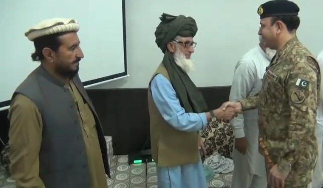 شمالی وزیرستان کے علاقے میرانشاہ میں پاک فوج کے زیر انتظام ملک مشران اور قبائلی عمائدین کا اہم جرگہ