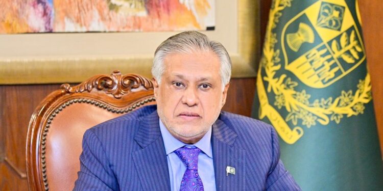 نائب وزیرِاعظم و وزیرِ خارجہ سینیٹر محمد اسحاق ڈار کی زیر صدارت اجلاس، ملک میں پٹرولیم، تیل اور لبریکینٹس کے ذخائر کی صورتحال کا جائزہ لیا گیا