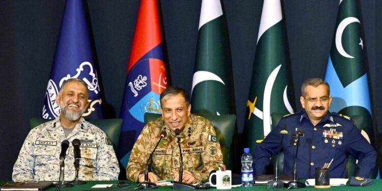 جو کرنا ہے کرو، چاہے روایتی یا غیر روایتی جنگ ہو ، ہم پہلے بھی تیار تھے اور اب بھی تیار ہیں، ہم کھڑے ہیں اور بھرپور طاقت سے جواب دیں گے، ڈی جی آئی ایس پی آر لیفٹیننٹ جنرل احمد شریف چوہدری