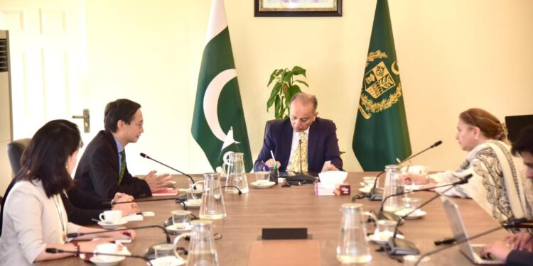 وفاقی وزیر ڈاکٹر مصدق ملک سے چین کے انسٹیٹیوٹ آف فنانس اینڈ سسٹین ایبلٹی کے صدر کی ملاقات، گرین ٹیکنالوجیز اور منصوبوں کے عملی اطلاق پر تبادلہ خیال