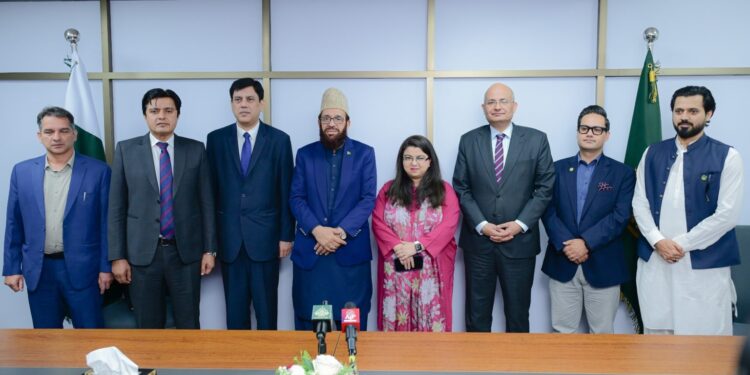 حج آپریشنز کی ڈیجیٹلائزیشن، پاکستان اور سعودی عرب کے درمیان تاریخی “ڈیجیٹل کوریڈور” قائم کرنے کا فیصلہ