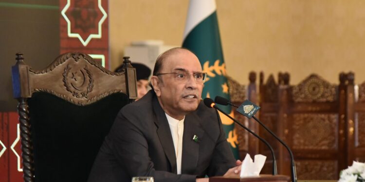 پرامن مستقبل کی تشکیل کیلئے سچائی کا فروغ ناگزیر ہے، سچائی کے حصول میں صحافیوں کا کردار بنیادی حیثیت رکھتا ہے،صدرمملکت آصف علی زرداری