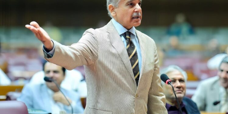 آئین،قانون اور جمہوریت کے فروغ کے لئے اپوزیشن سے بات چیت کے لئے تیار ہیں،ہمیں اپنی سکیورٹی فورسز کی قربانیوں کا احترام کرنا ہوگا، وزیر اعظم محمد شہباز شریف