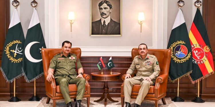 فیلڈ مارشل سید عاصم منیر سے لیبیا عرب مسلح افواج کے ڈپٹی کمانڈر انچیف کی ملاقات ، باہمی دلچسپی کے امور، علاقائی سلامتی کی صورتحال، دفاعی اور عسکری تعاون بڑھانے پر تبادلہ خیال