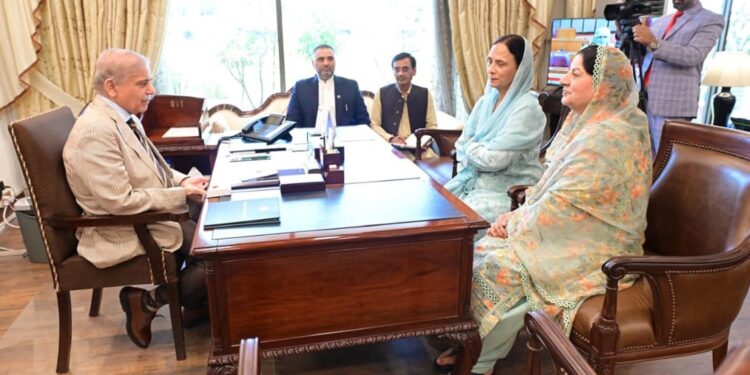 حکومت کی اولین ترجیح عام آدمی کو ریلیف فراہمی اور معیشت کو ترقی کی راہ پر گامزن کرنا ہے، وزیراعظم