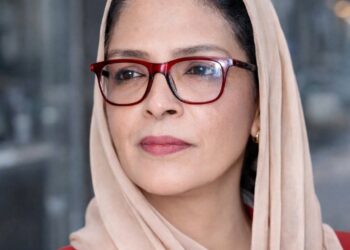 قیادت کا زوال: محترمہ بے نظیر کے وقار سے ‘ٹوں ٹوں’ اور گٹکے تک کا سفر!