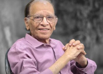 لندن کے یکطرفہ ٹکٹ سے 450 ٹیسٹ میچز کی کوریج تک، پاکستانی صحافی قمر احمد کی کہانی