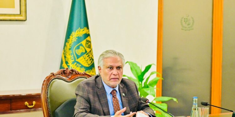 نائب وزیرِ اعظم محمد اسحاق ڈار کی زیر صدارت “ایندھن کے تحفظ اور اضافی کفایت شعاری اقدامات کی نگرانی و عملدرآمد کمیٹی” کا اجلاس