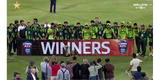 پاکستان نے آسٹریلیا کو تیسرے اور فیصلہ کن ون ڈے میچ میں 4 وکٹوں سے شکست دے کر سیریز 1-2 سے اپنے نام کرلی