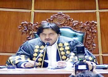 حیراں ہوں دل کو روؤں کہ پیٹوں جگر کو میں