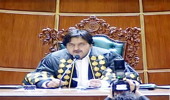 حیراں ہوں دل کو روؤں کہ پیٹوں جگر کو میں