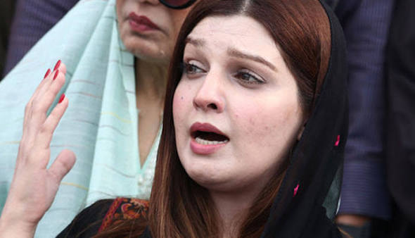 محرم الحرام میں سیاسی مہروں نے محض الیکشن کے چکر میں آزاد کشمیر کو خونریز تعطل میں دھکیل دیا ہے۔ مشعال حسین ملک