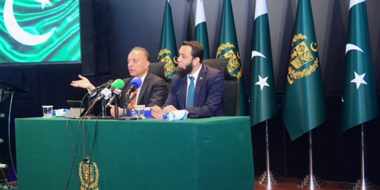 پاکستان اپنے آبی حقوق پر کسی قسم کا سمجھوتہ نہیں کرے گا، وفاقی وزیر موسمیاتی تبدیلی و ماحولیاتی ہم آہنگی ڈاکٹر مصدق ملک کی مشترکہ پریس کانفرنس