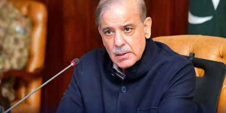 مولانا فضل الرحمن سے دیرینہ تعلقات اور احترام کا رشتہ ہے ، ان سے تخلیہ میں ہونے والی گفتگو ہمیشہ راز رہےگی ، وزیراعظم شہباز شریف