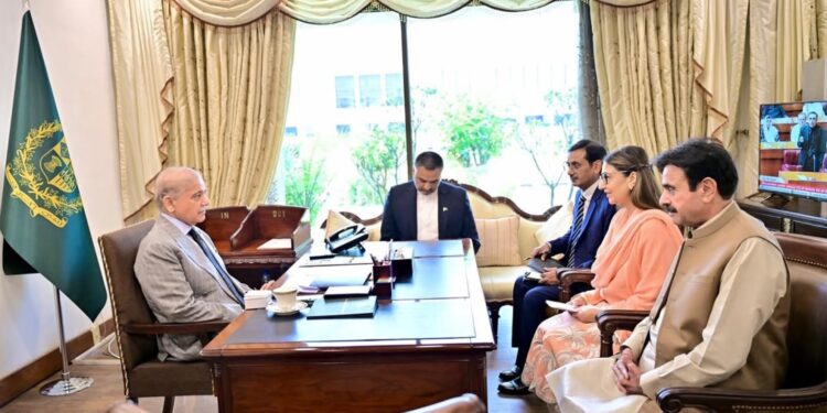 وزیراعظم شہباز شریف سے وزیر مملکت شزرا منصب کی ملاقات