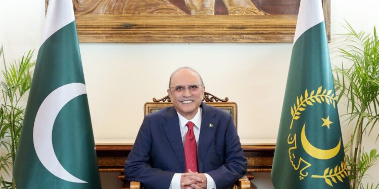 منشیات کا استعمال اور غیر قانونی سمگلنگ دنیا بھر کیلئے ایک سنجیدہ مسئلہ ہے، منشیات کے خطرات کی بدلتی نوعیت کے مطابق ہمارے ردعمل کو بھی تبدیل ہونا چاہیے،صدر آصف علی زرداری