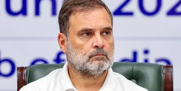 نیا وزیرِ تعلیم پرہلاد جوشی عصمت دری کے مجرموں کا محافظ ہے ،راہل گاندھی