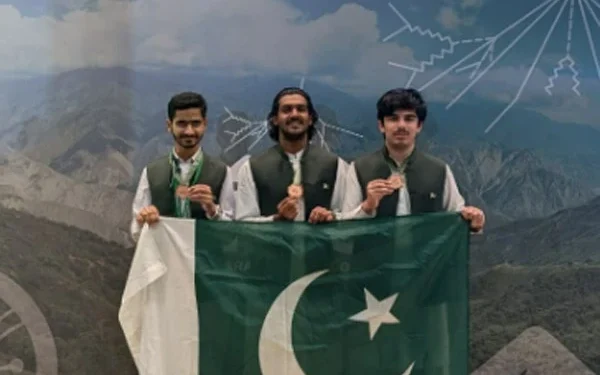 پاکستان نے 56ویں انٹرنیشنل فزکس اولمپیاڈ میں تین کانسی کے تمغے جیت لیے