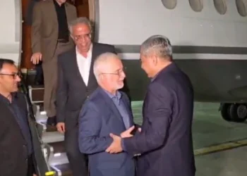 ایرانی وزیر داخلہ اسکندر مومنی اعلی سطح کے وفد کے ہمراہ پاکستان کے دورہ پر اسلام آباد پہنچ گئے