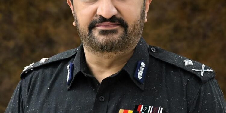 سندھ پولیس سیاسی غلام ….. ڈاکو آقا بن گئے روشنیوں کا شہر خون سے رنگین  …..؟ آئی جی سندھ اور کراچی پولیس چیف اب بھی کراچی بچا سکتے ہیں