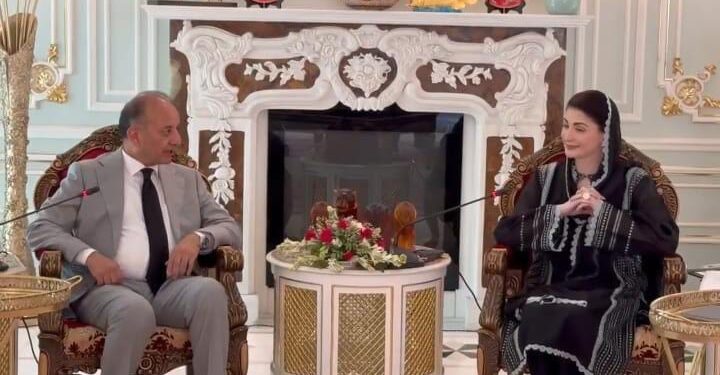 اورماڑہ کے قریب کھلے سمندر میں کارگو کشتی “الحمدان یعقوب” انجن روم میں پانی بھرنے سے ڈوب گئی  کشتی میں عملے کے 20 ارکان سوار تھے، جو سب پاکستانی شہری تھے   پاک بحریہ کے جہاز پی این ایس حنین نے بروقت پہنچ کر عملہ کے تمام افراد کو بچا لیا  ریسکیو آپریشن میں پاک بحریہ کے سی کنگ ہیلی کاپٹر اور پی ایم ایس اے کے ڈیفنڈر جہاز نے بھی حصہ لیا  کارگو کشتی ڈوبنے کا واقعہ اورماڑہ سے 32 ناٹیکل میل جنوب میں پیش آیا  بچائے جانیوالے تمام 20 افراد کو ابتدائی طبی امداد فراہم کی جا رہی ہے  پاک بحریہ نے ایک بار پھر بروقت اور مؤثر کارروائی سے اپنی پیشہ ورانہ صلاحیتوں کا ثبوت دیا