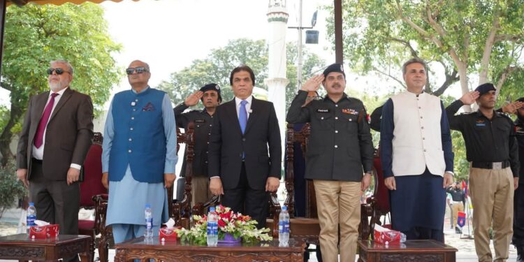 لاہور ریلوے پولیس کے 69 ویں ریکروٹ کورس اور دوسرے ایس آئی لیگل کورس کی پاسنگ آؤٹ پریڈ : حنیف عباسی مہمان خصوصی تھے
