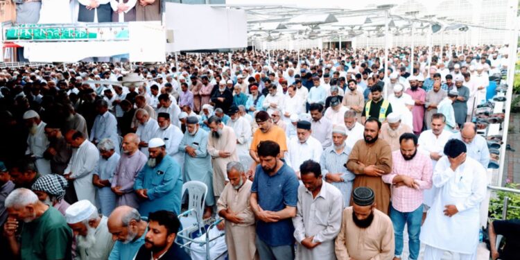 جماعت اسلامی پاکستان کے سیکرٹری جنرل امیرالعظیم کی نماز جنازہ منصورہ میں ادا، ہزاروں سوگواروں کی شرکت