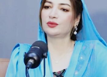 بلوچستان میں اکثر سیاستدان دوہرا کردار ادا کر رہے ہیں۔محترمہ فرح عظیم شاہ