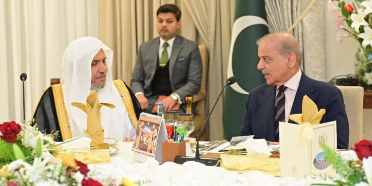 وزیراعظم شہباز شریف سے مسلم ورلڈ لیگ کے سیکرٹری جنرل شیخ ڈاکٹر محمد بن عبدالکریم العیسیٰ کی ملاقات