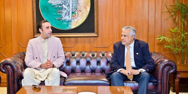 نائب وزیراعظم سینیٹر محمد اسحاق ڈار سے چیئرمین پاکستان پیپلز پارٹی بلاول بھٹو زرداری کی ملاقات ، آزاد جموں و کشمیر اور گلگت بلتستان کی موجودہ صورتحال پر تبادلہ خیال