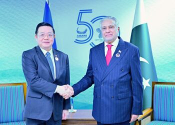 نائب وزیراعظم سینیٹر محمد اسحاق ڈار کی آسیان کے سیکریٹری جنرل ڈاکٹر کائو کم ہورن سے ملاقات