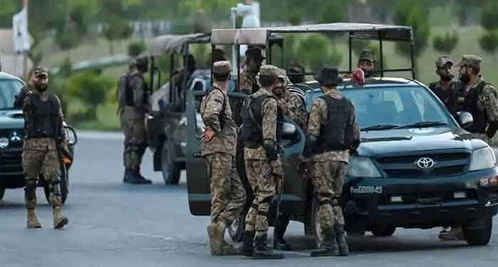 سیکیورٹی فورسز کا بلوچستان کے ضلع خضدار میں انٹیلی جنس بیسڈ آپریشن ، بارودی مواد سے بھری دو گاڑیاں تباہ ،چار دہشت گرد ہلاک