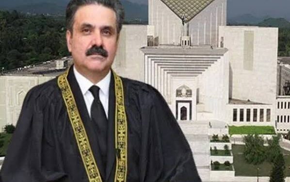 بلوچستان، خیبر پختونخوا، پنجاب اور سندھ کے وزرائے اعلیٰ کاچیف جسٹس پاکستان کے ہمراہ سپریم کورٹ آف پاکستان کے پبلک فیسلی ٹیشن سینٹر کا دورہ