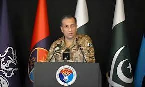 بلوچستان میں مختلف کارروائیوں کے دوران عام شہریوں اور پولیس اہلکاروں سمیت 42 افراد شہید ہوئے ، 54 دہشت گرد ہلاک ہوئے ہیں، دہشت گردوں اور ان کے سہولت کاروں کا پیچھا کریں گے ، لیفٹیننٹ جنرل احمد شریف چوہدری