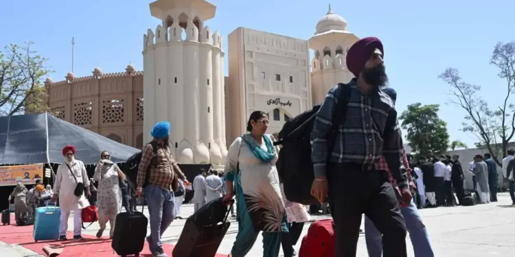 بھارتی سکھ یاتری واپس وطن روانہ، حکومت پاکستان سے اظہار تشکر،قیام کے دوران گھر جیسا ماحول ملا،یاتریوں کے تاثرات