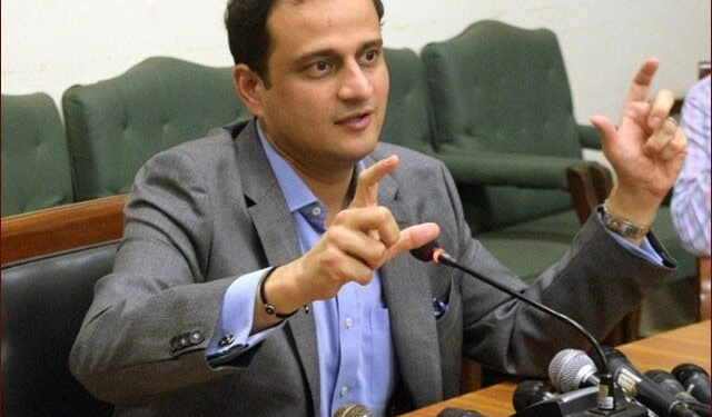 میئر کراچی نے گلستانِ جوہر اور بولٹن مارکیٹ کے نئے بحال شدہ فائر اسٹیشنز کا افتتاح کردیا