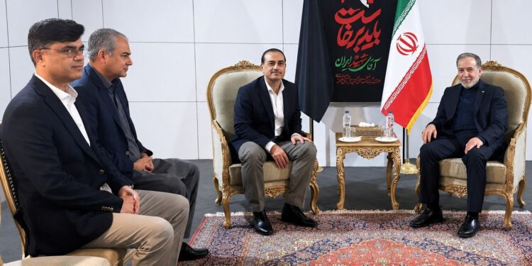فیلڈ مارشل سید عاصم منیر کی ایرانی وزیر خارجہ عباس عراقچی سے ملاقات