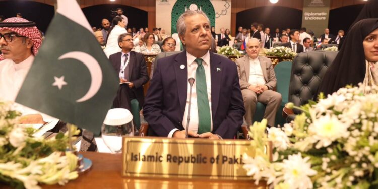 او آئی سی خواتین کانفرنس نے خواتین کو بااختیار بنانے کے عزم کا اعادہ کیا ہے، وفاقی وزیر سینیٹر اعظم نذیر تارڑ