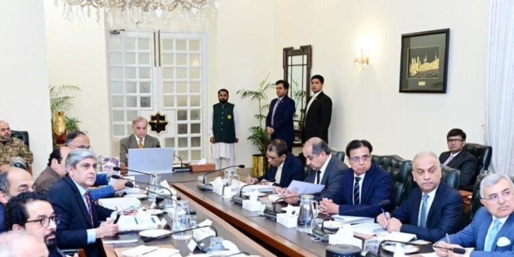 معاشی طور پر کمزور بچوں کو یکساں تعلیم و ترقی کے مواقع کی فراہمی حکومت کی اولین ترجیح ہے، تمام زیر تعمیر دانش سکولوں کو معینہ مدت کے اندر مکمل کیا جائے، وزیراعظم محمد شہباز شریف