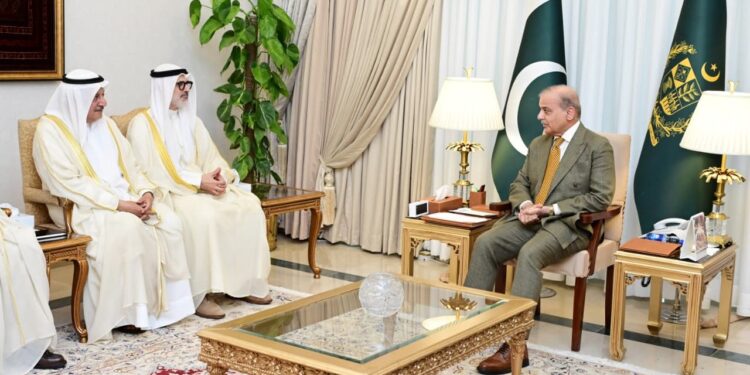 وزیراعظم کی کویت اور دیگر برادر خلیجی ممالک پر حملوں کی مذمت ، پاکستان خطے میں امن کے قیام کے لئے ایک دیانتدار اور مخلص ثالث اور سہولت کار کے طور پر اپنا کردار ادا کر رہا ہے، محمد شہباز شریف