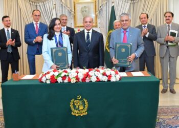وزیراعظم شہباز شریف کا پاکستان اور کینیڈا کے درمیان تجارت، سرمایہ کاری، زراعت، ایگری فوڈز اور ویکسین کی تیاری سمیت مختلف شعبوں میں تعلقات کو مزید وسعت دینے کے عزم کا اعادہ