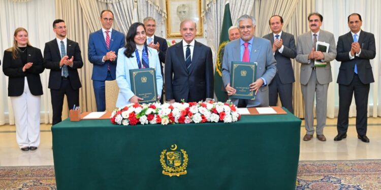 وزیراعظم شہباز شریف کا پاکستان اور کینیڈا کے درمیان تجارت، سرمایہ کاری، زراعت، ایگری فوڈز اور ویکسین کی تیاری سمیت مختلف شعبوں میں تعلقات کو مزید وسعت دینے کے عزم کا اعادہ