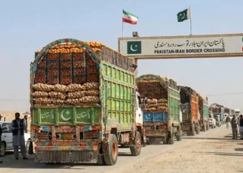 پاکستان اور ایران کا دوطرفہ اقتصادی تعاون کو مزید وسعت دینے اور سالانہ باہمی تجارت 10 ارب امریکی ڈالر تک بڑھانے کے عزم کا اعادہ