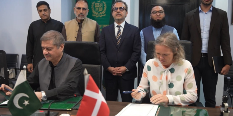 پاکستان اور ڈنمارک کے درمیان گرین انرجی منتقلی کے فروغ کے لئے سٹریٹجک سیکٹر کوآپریشن پروگرام کا آغاز، مفاہمتی یادداشت پر دستخط