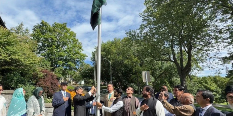 اوٹاوا : پاکستانی ہائی کمیشن جبکہ مونٹریال، ٹورنٹو اور وینکوور میں قائم پاکستان کے تینوں قونصل جنرلز نے پاکستان کا 80واں یومِ آزادی  تقریبات