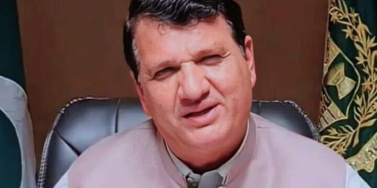 وفاقی وزیر انجینئر امیر مقام کی صدر پشاور پریس کلب ایم ریاض خان کو تمغہ امتیاز سے نوازنے کی منظوری پرمبارکباد