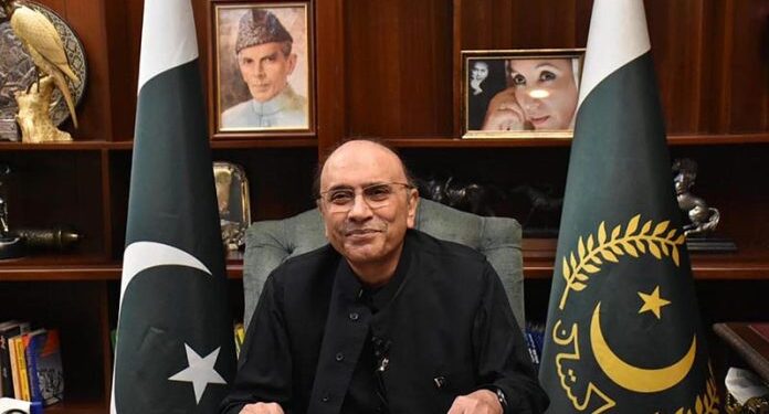 پاکستان پولیس کے بہادر افسران اور جوانوں کی عظیم قربانیاں پوری قوم کیلئے باعث فخر اور ہر پاکستانی کیلئے قابل احترام رہیں گی، صدر مملکت آصف علی زرداری کا یوم شہدائے پولیس پر پیغام