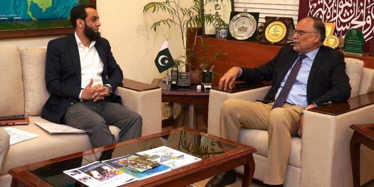 وفاقی وزیر اطلاعات و نشریات کی وزیر برائے منصوبہ بندی، ترقی و خصوصی اقدامات سے ملاقات، پی ٹی وی کی ری ویمپنگ ، جدید خطوط پر استوار کرنے کے منصوبے پر تبادلہ خیال